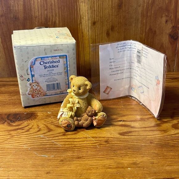 Cherished Teddies 202959 Lily Lilies Bloom with Petals of Hope Enesco 1997 - Picture 1 of 10